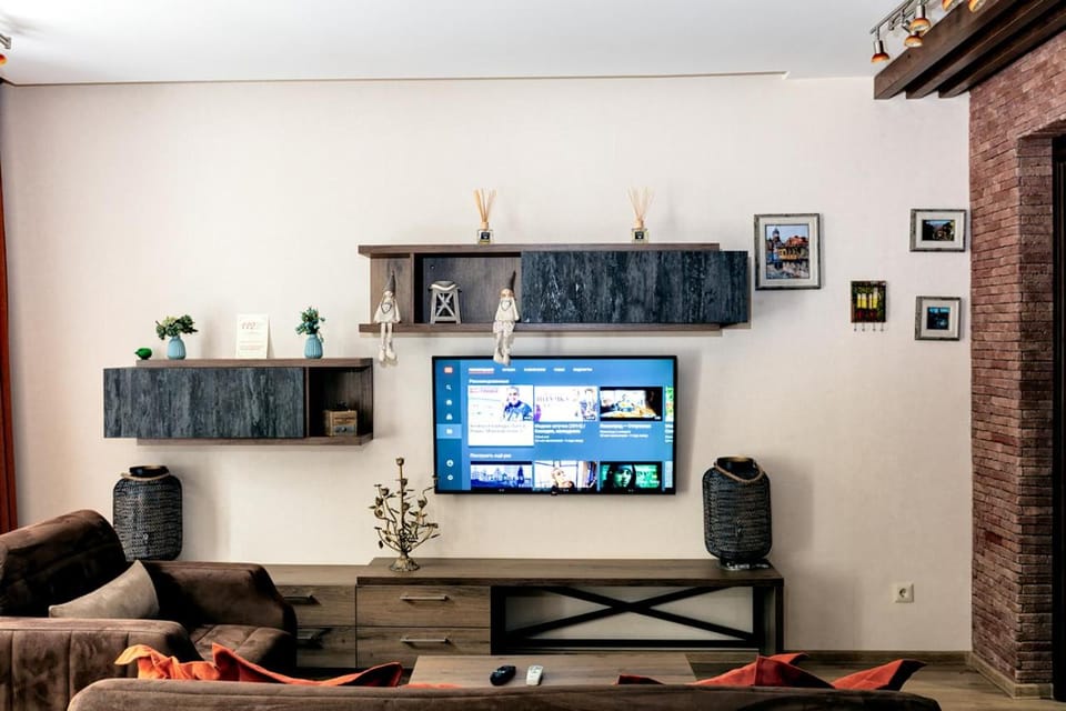 Communal lounge/ TV room, TV and multimedia, Living room, Seating area