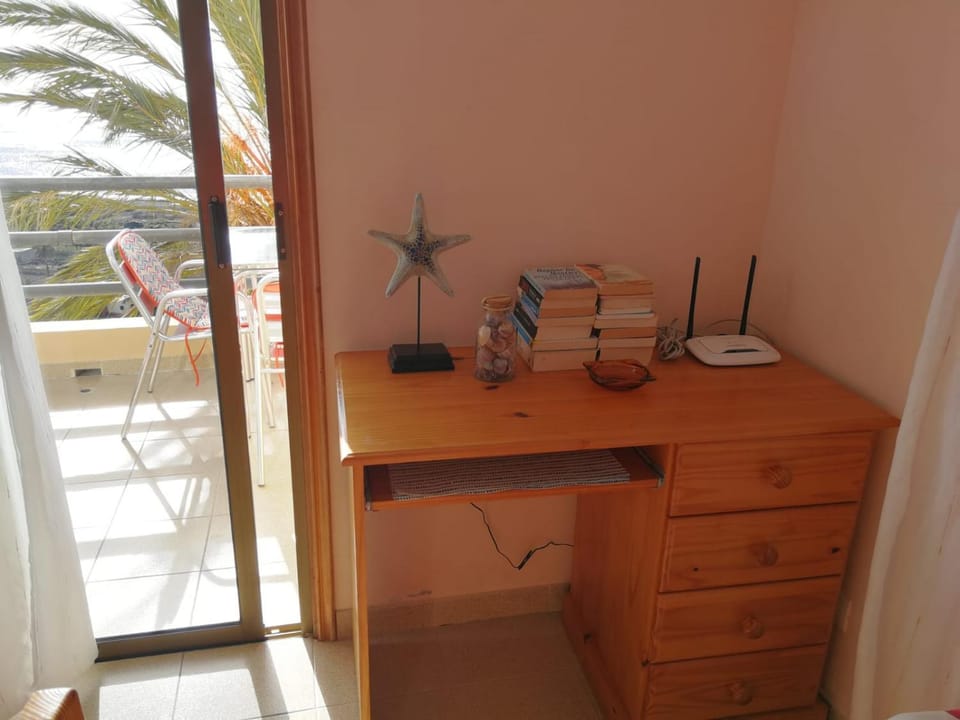 Library, Living room, On site