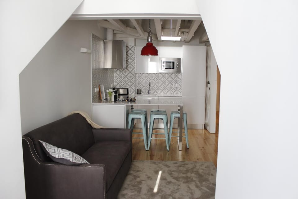 Kitchen or kitchenette, Living room, Seating area, Dining area