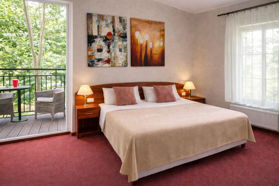 Bed, View (from property/room), Balcony/Terrace, Bedroom