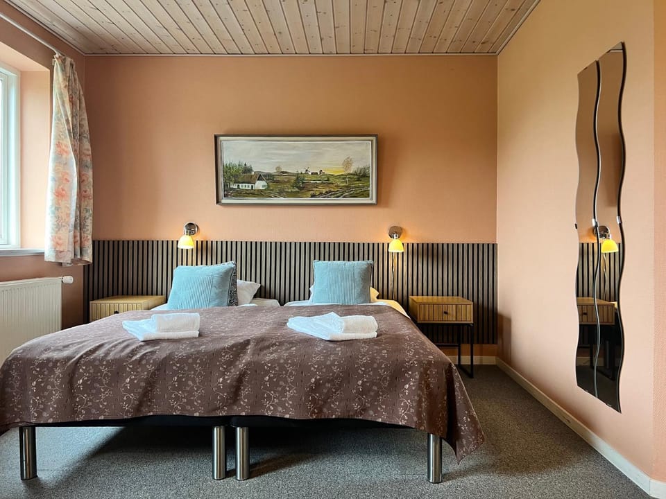 Bed, Photo of the whole room