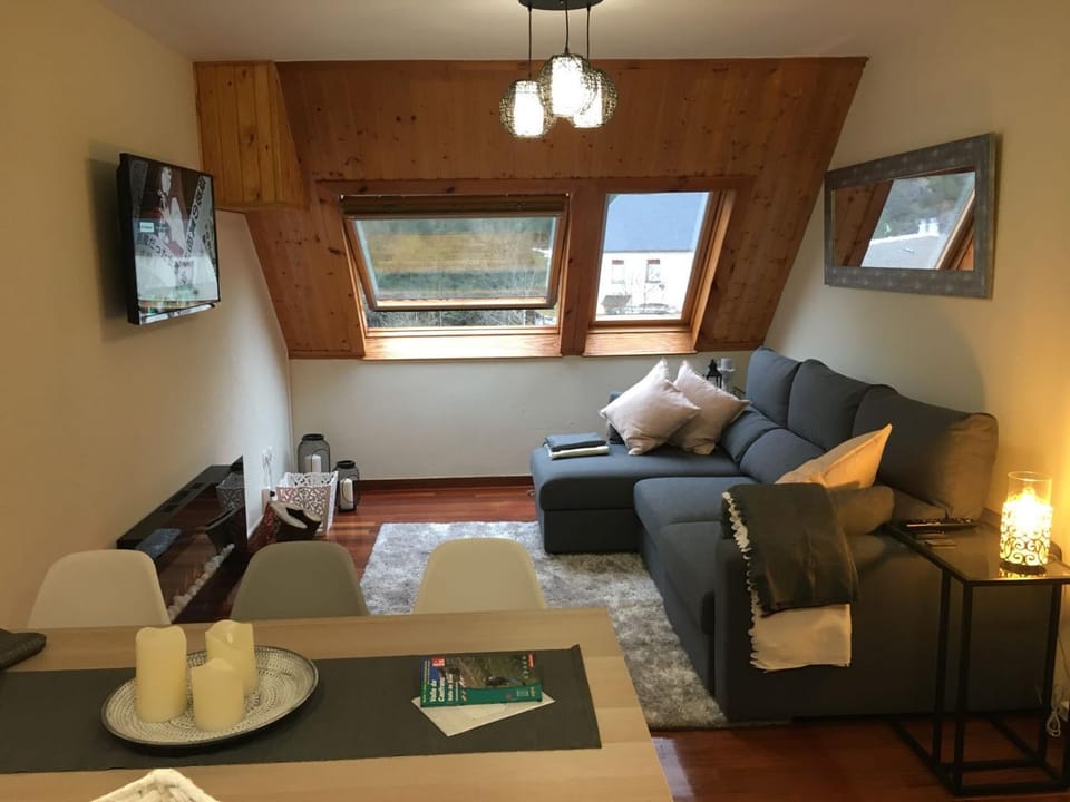 TV and multimedia, Living room, Decorative detail