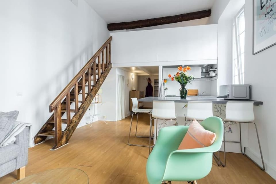 Kitchen or kitchenette, Living room, Decorative detail, Dining area