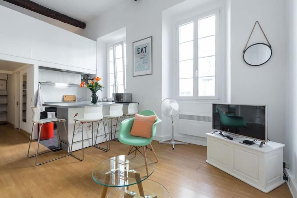 TV and multimedia, Kitchen or kitchenette, Living room, Other, Decorative detail, Seating area, Dining area