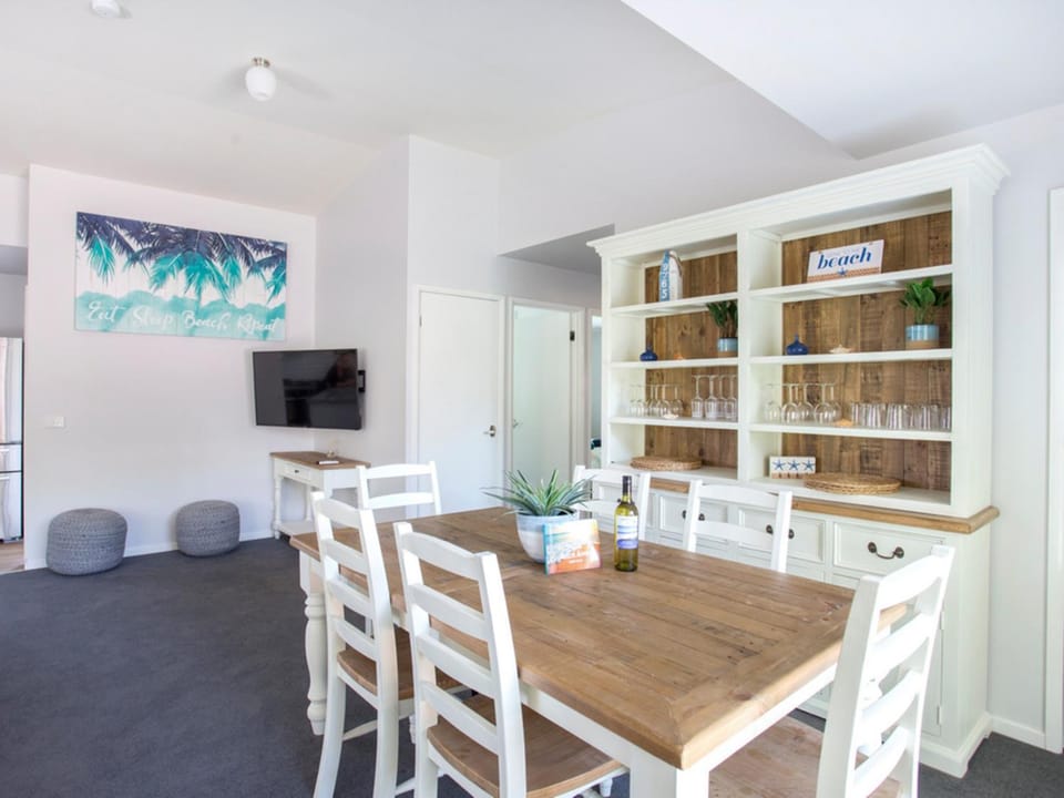 Food and drinks, Dining area