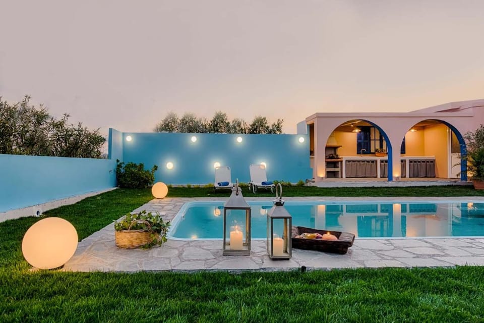 Property building, Swimming pool, Swimming pool