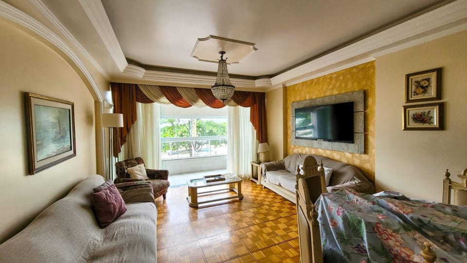 Communal lounge/ TV room, TV and multimedia, Living room, Seating area
