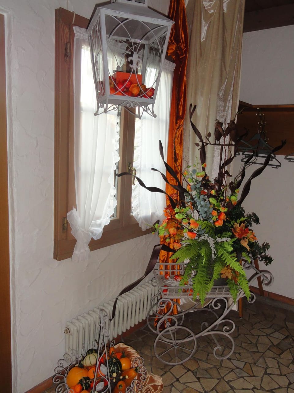 Decorative detail, Internal: Not applicable to any particular room