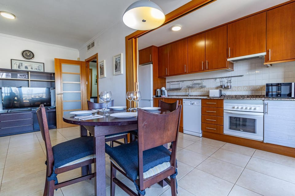 Seating area, kitchen