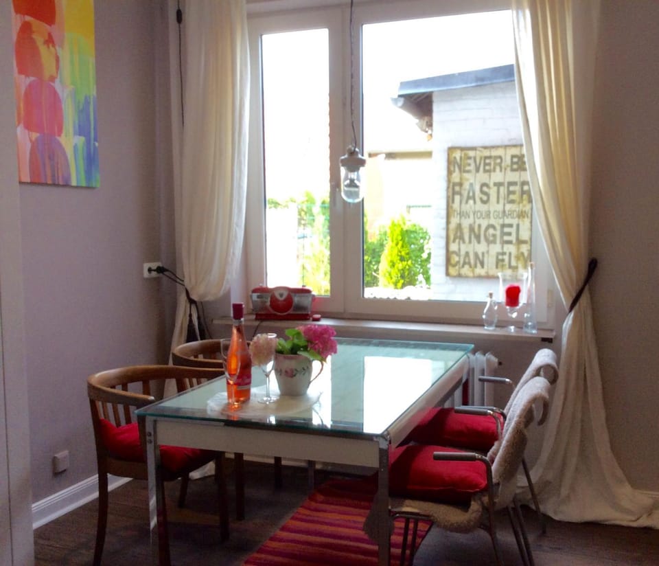 Kitchen or kitchenette, Other, Photo of the whole room, Decorative detail, Dining area, Inner courtyard view