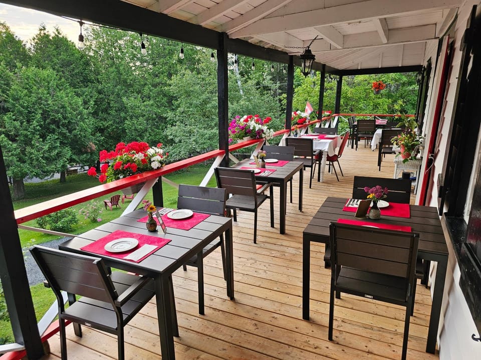Property building, Balcony/Terrace, Breakfast