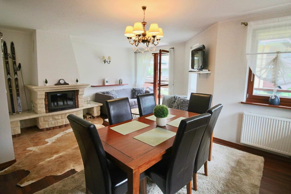 TV and multimedia, Kitchen or kitchenette, Living room, Dining area