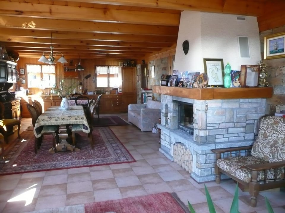Communal lounge/ TV room, Living room, Seating area, Dining area