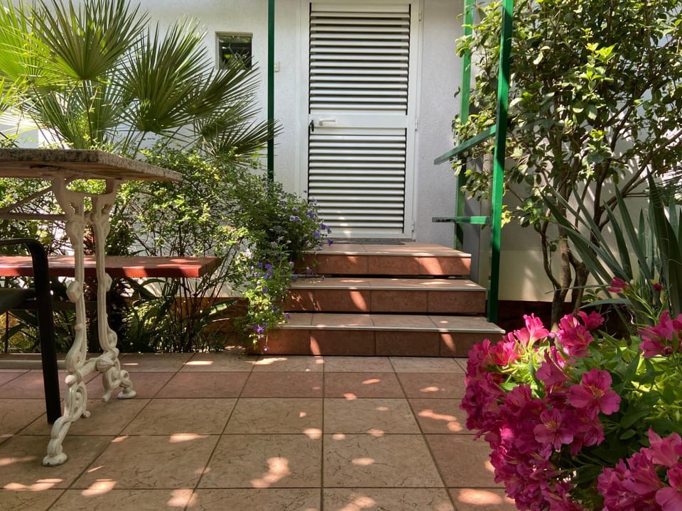 Sunny Garden Apartment in Opatija