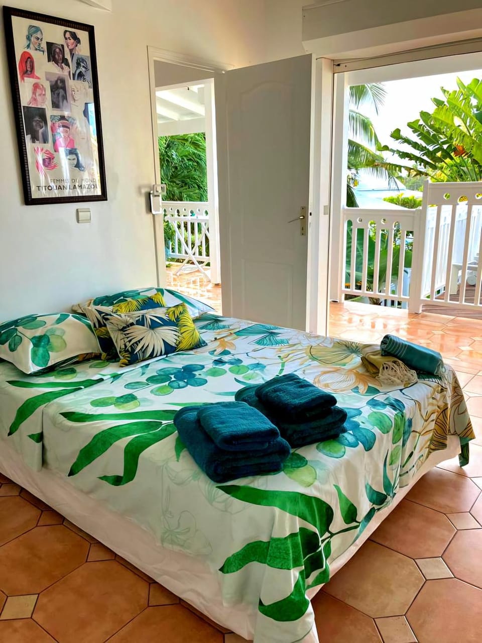 Bedroom, Pool view