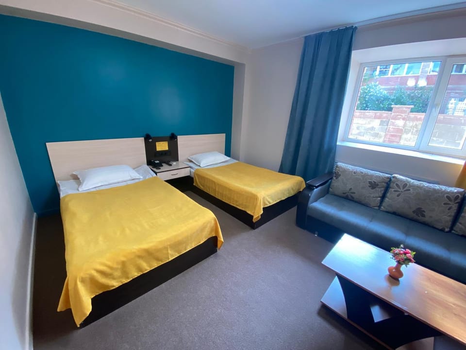 Bed, Living room, Photo of the whole room, Seating area, Bedroom, hair dresser
