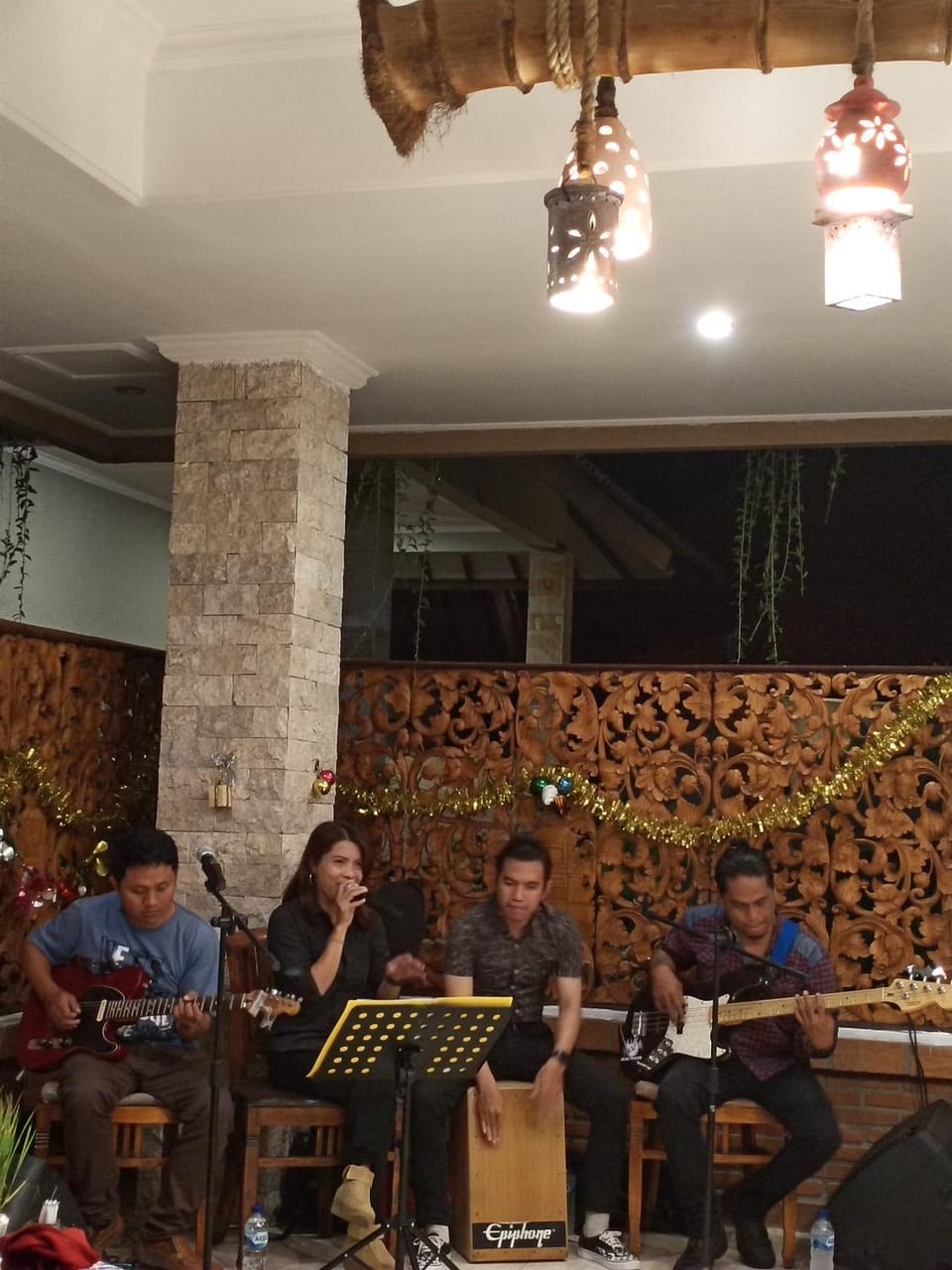 Restaurant/places to eat, Evening entertainment
