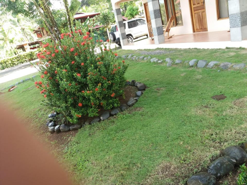La Perla Hotel in Puntarenas Province