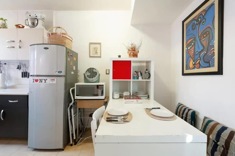 Coffee/tea facilities, Seating area, Dining area, microwave