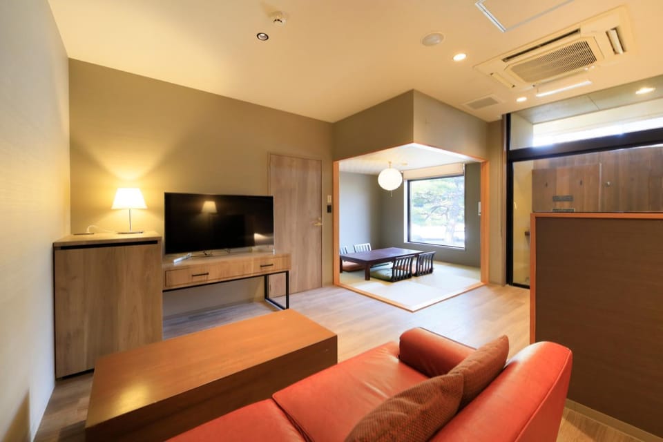 Living room, Photo of the whole room