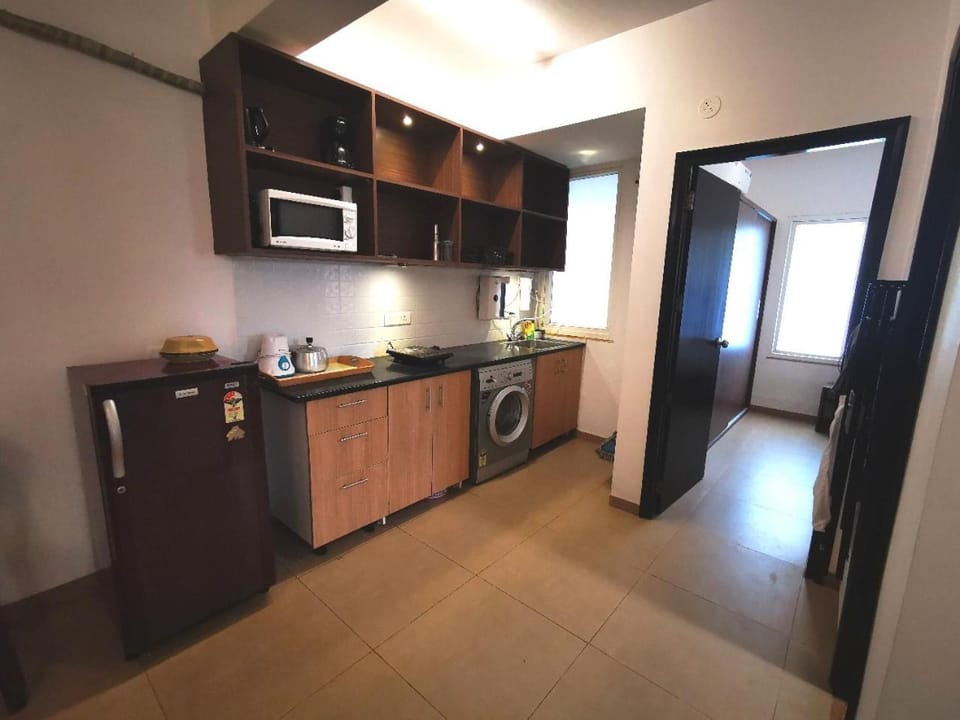 Kitchen or kitchenette, oven
