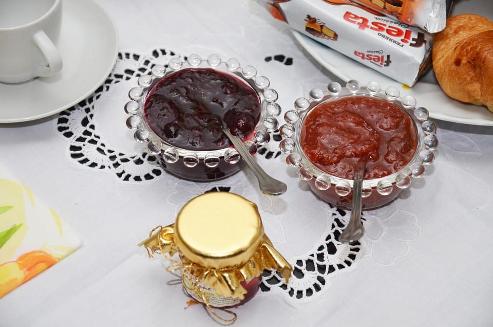 Breakfast, Continental breakfast, Buffet breakfast, Italian breakfast, English/Irish breakfast, American breakfast