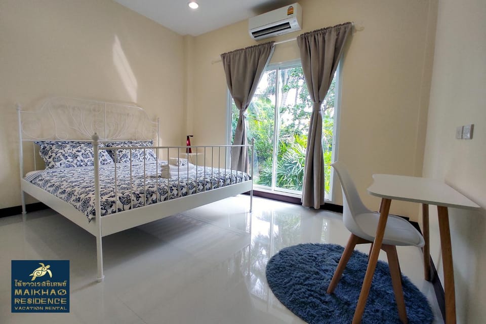 Bed, Photo of the whole room, Seating area, Bedroom, Area and facilities