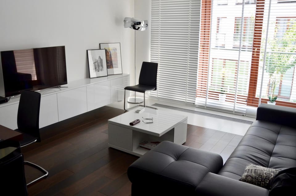 Living room, Photo of the whole room, Seating area, Inner courtyard view