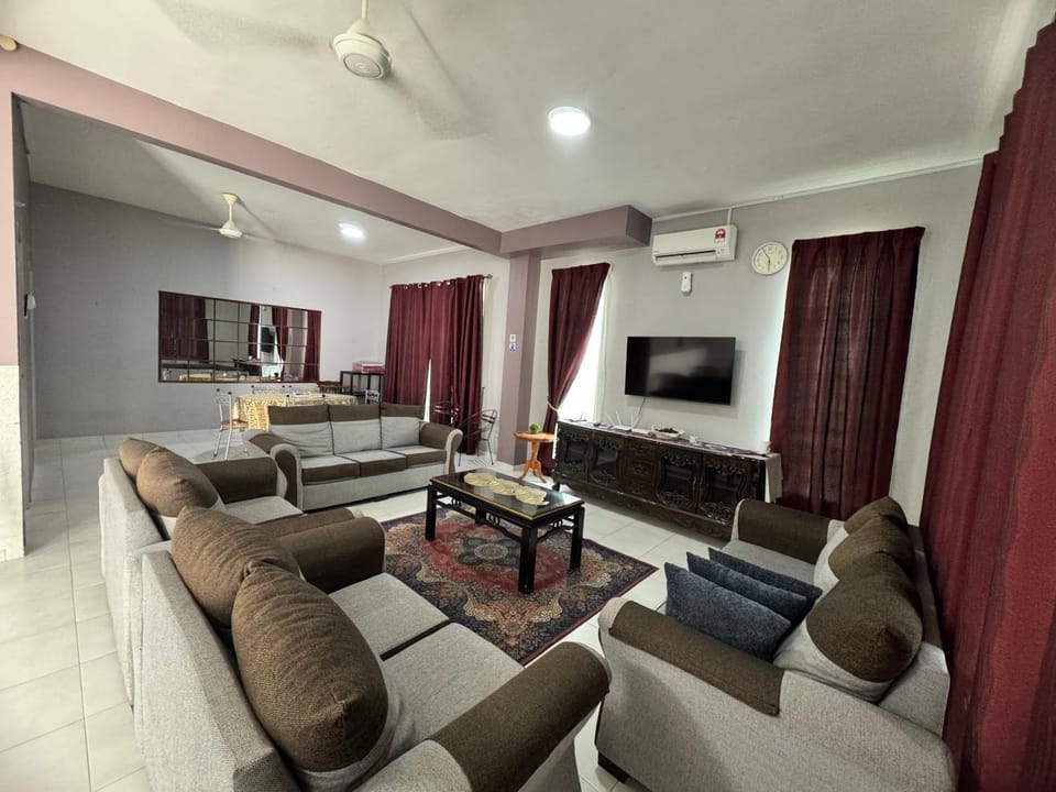 Living room, Seating area, air conditioner