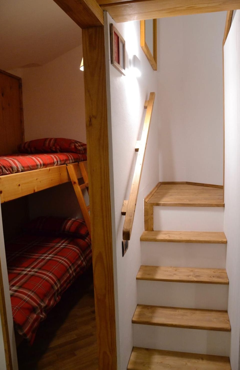 Bedroom, bunk bed