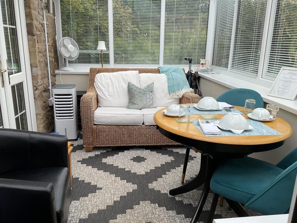 The Snug @ Corry Cottage Bed and Breakfast in England