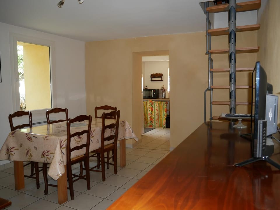 TV and multimedia, Living room, internet