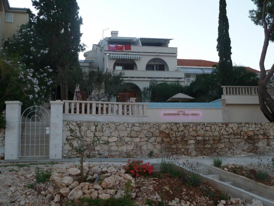 Property building, Day