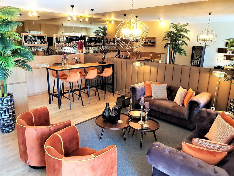 Lounge or bar