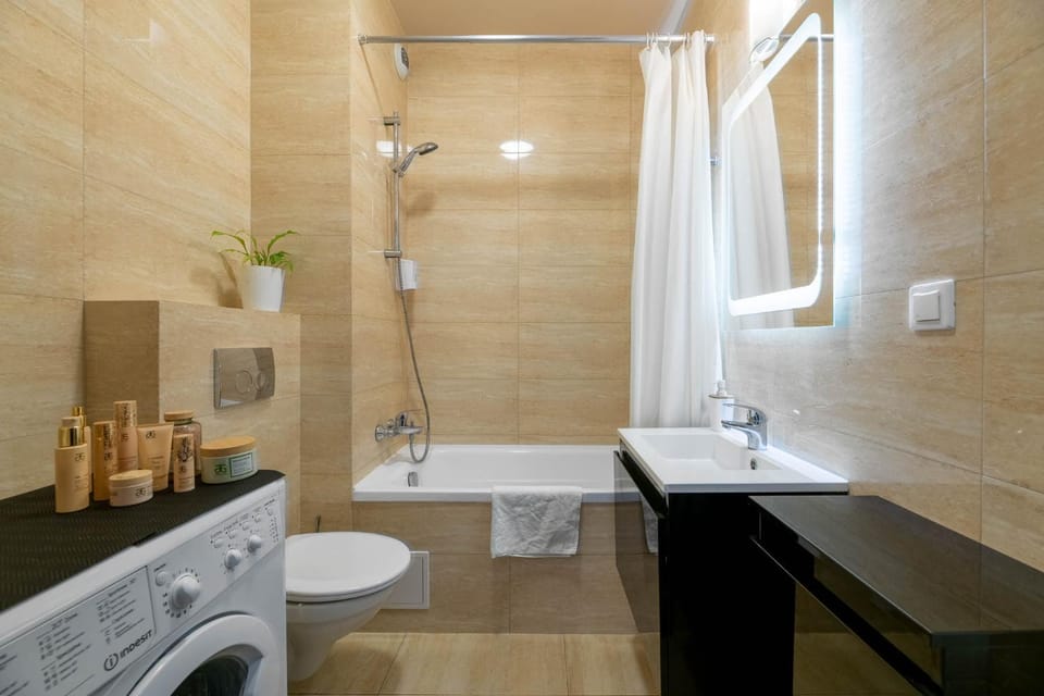Shower, Toilet, Bathroom, Bath, towels, washing machine, dryer