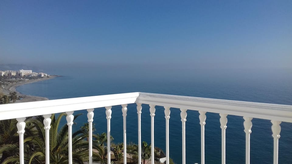 Casa Valentino Seafront Villa Villa in Axarquía