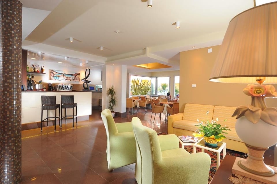 Lounge or bar