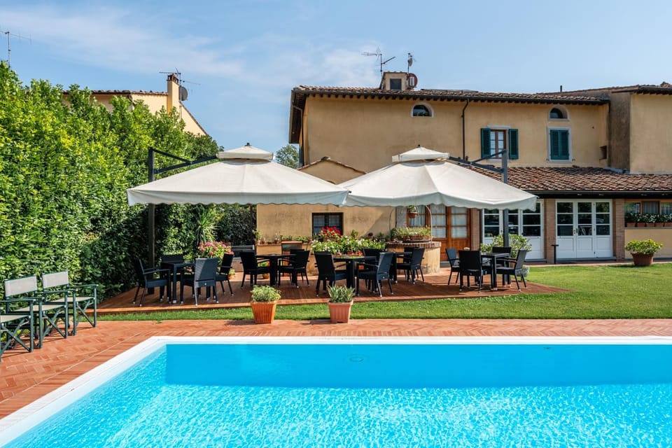 Property building, Swimming pool, Breakfast