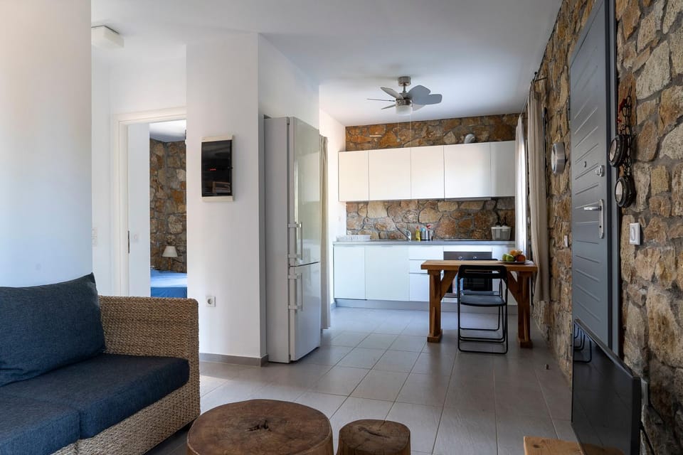 Kitchen or kitchenette, Living room, Dining area