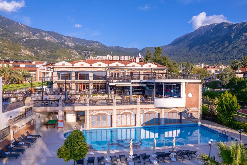 Property building, Spring, Day, Natural landscape, Mountain view, Pool view, Swimming pool