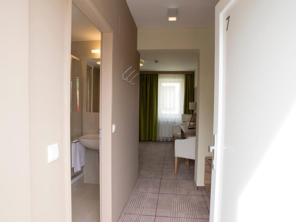 Bathroom, Photo of the whole room