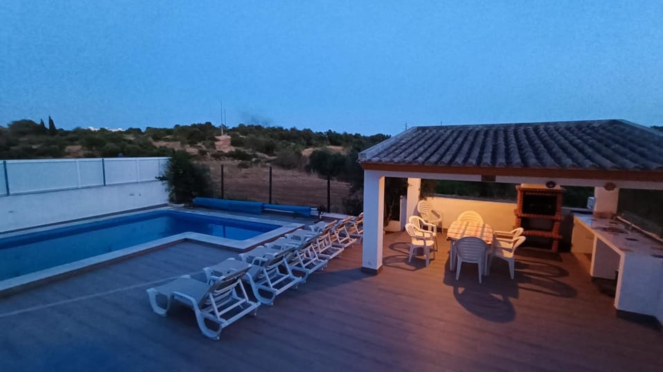 Patio, BBQ facilities, Balcony/Terrace, Swimming pool, sunbed