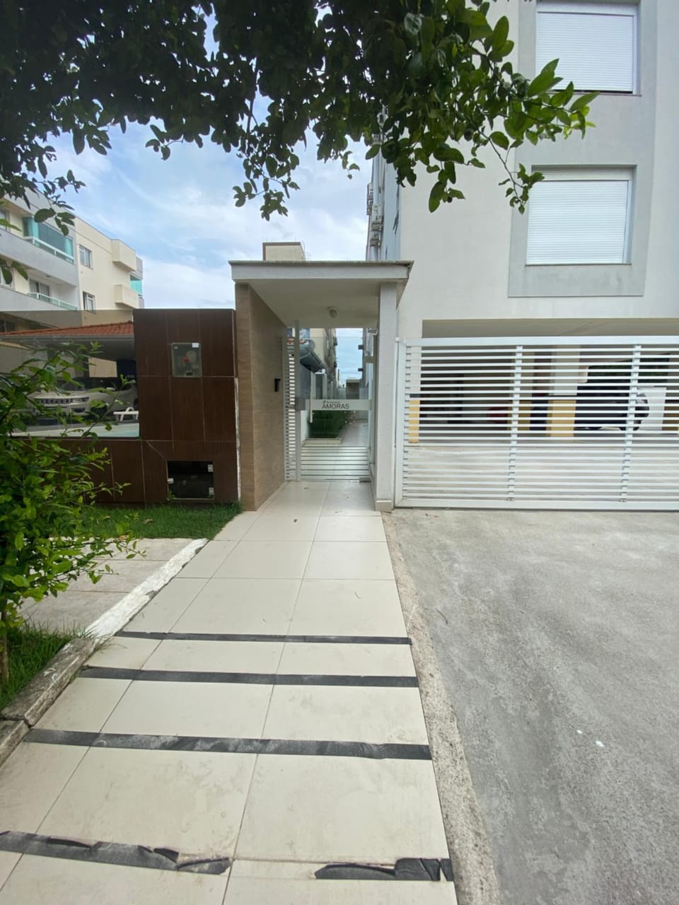 Facade/entrance