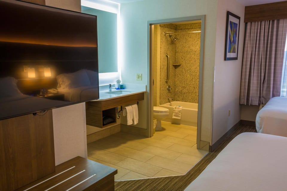 Bathroom, TV and multimedia, Photo of the whole room
