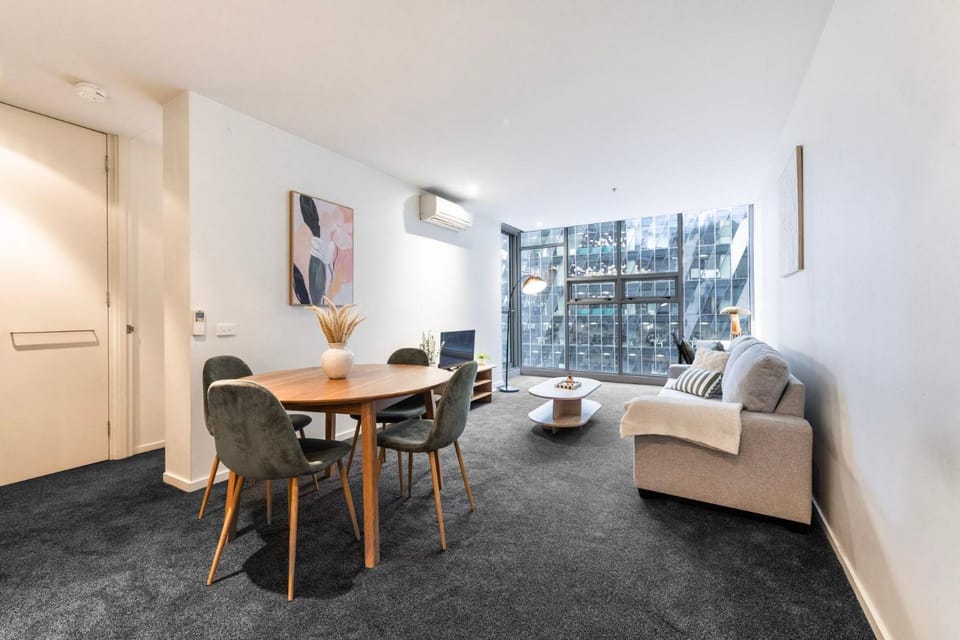 Stay on McCrae - Docklands Delight Apartment in Southbank