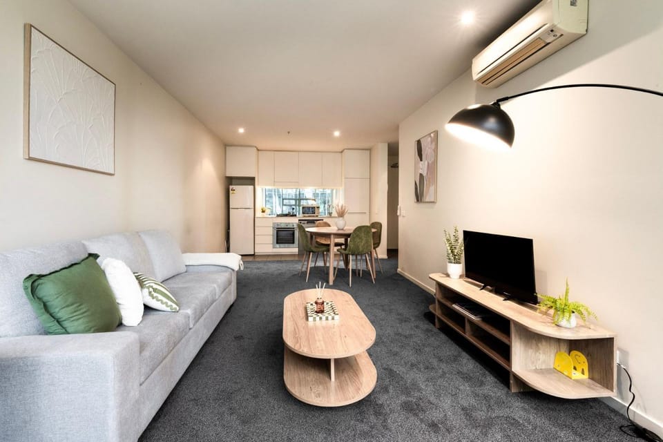 Stay on McCrae - Docklands Delight Apartment in Southbank