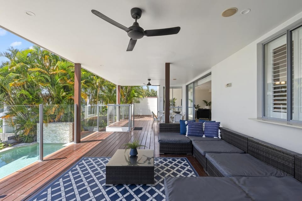 Deluxe on Water House in Gold Coast