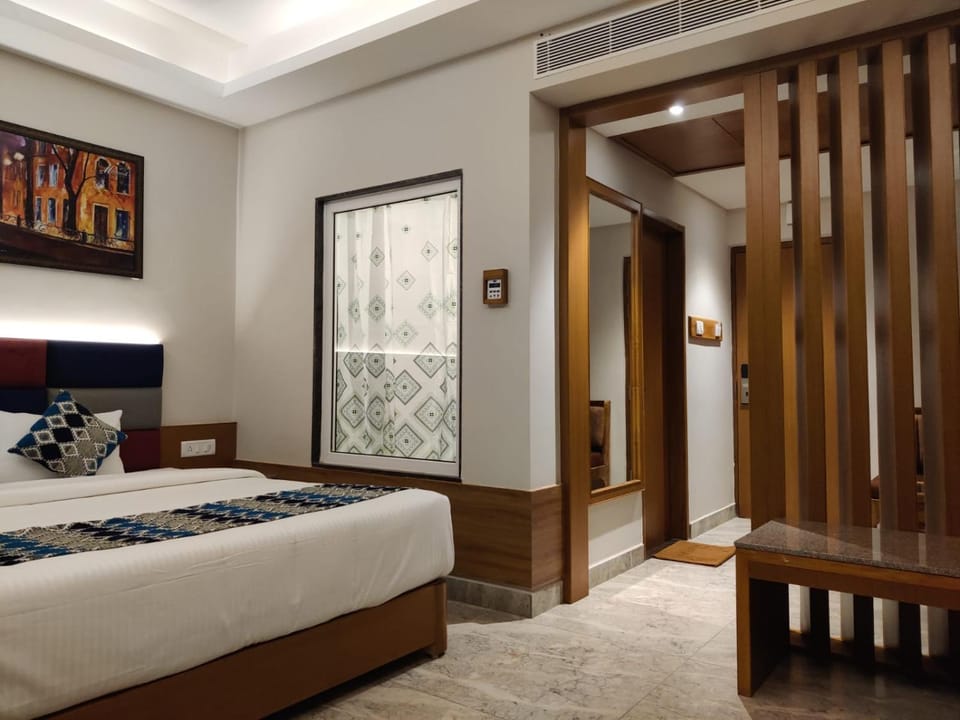 Bed, Photo of the whole room, Bedroom