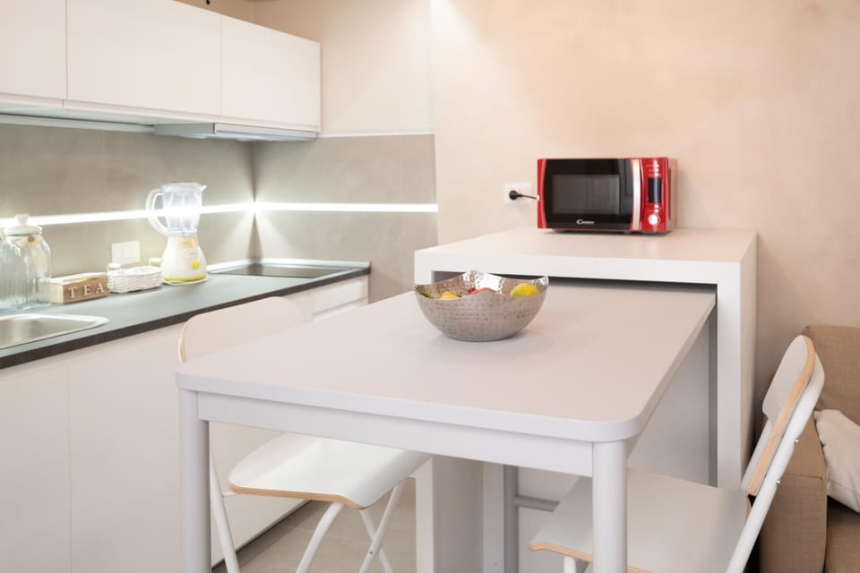 Kitchen or kitchenette, Decorative detail, Dining area
