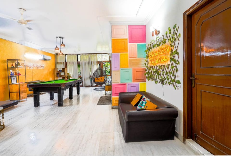 Billiard, Game Room, Seating area